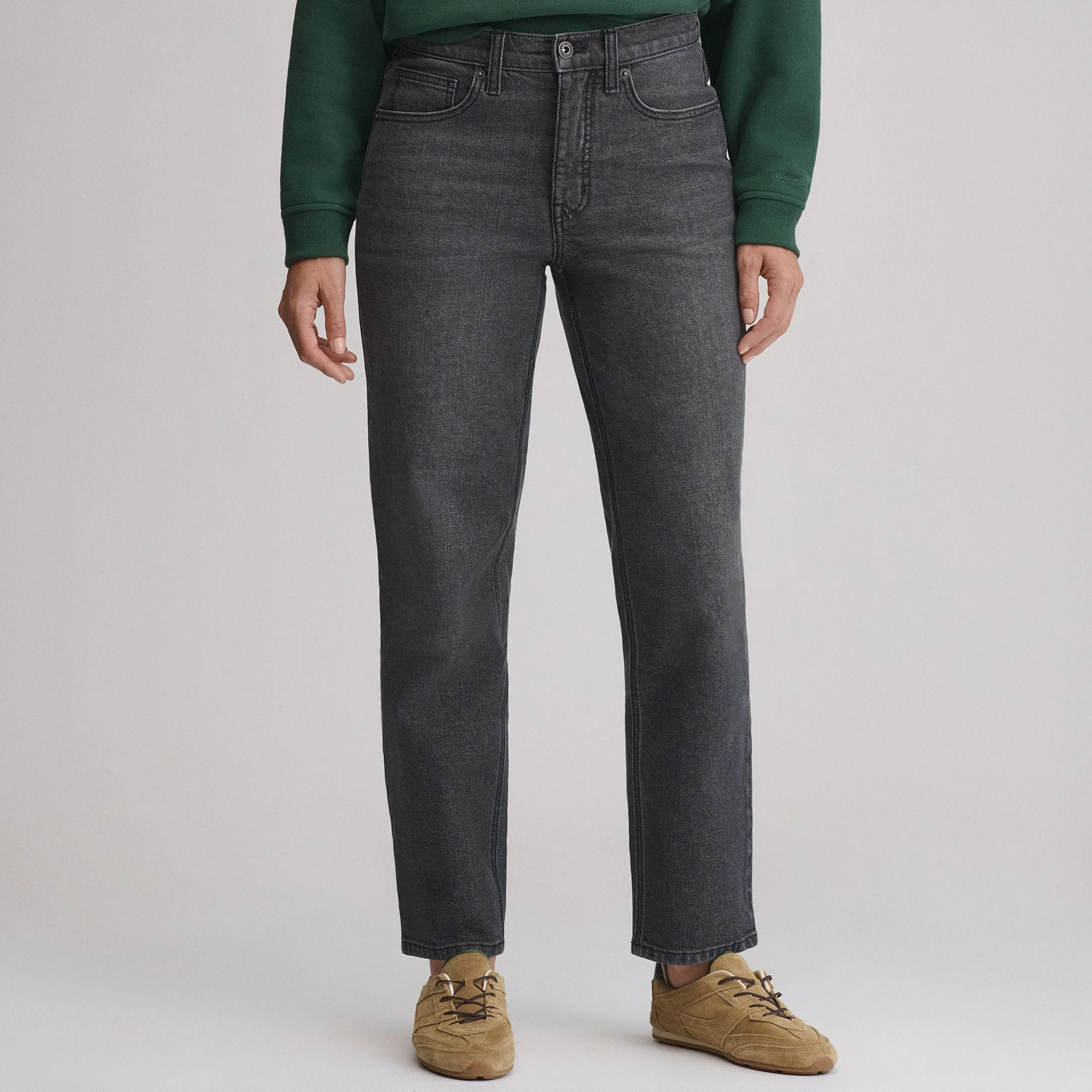 Women's Iconic Perfect Straight Jean hitam dari Joy368