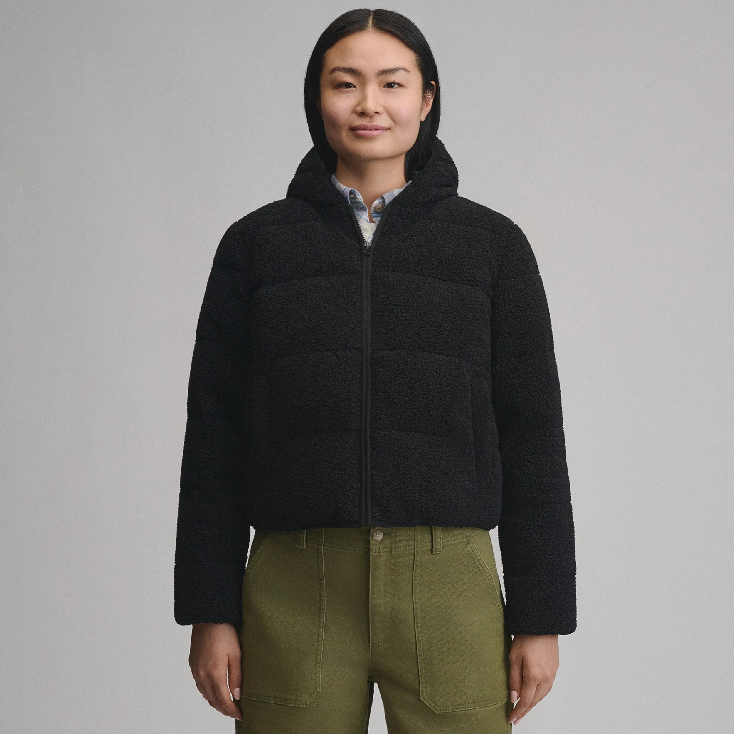 Women's Plush Puff Jacket Faux Shearling warna hitam dengan tekstur lembut